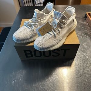 NEW - Adidas Yeezy 350 Boost V2 - Bone (Size 11)